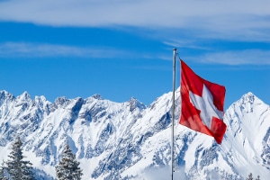 Die Winterreifenpflicht ist nicht Deutschland allein vorbehalten: Auch andere Länder besitzen solche Vorgaben. Die Schweiz gehört jedoch nicht dazu.